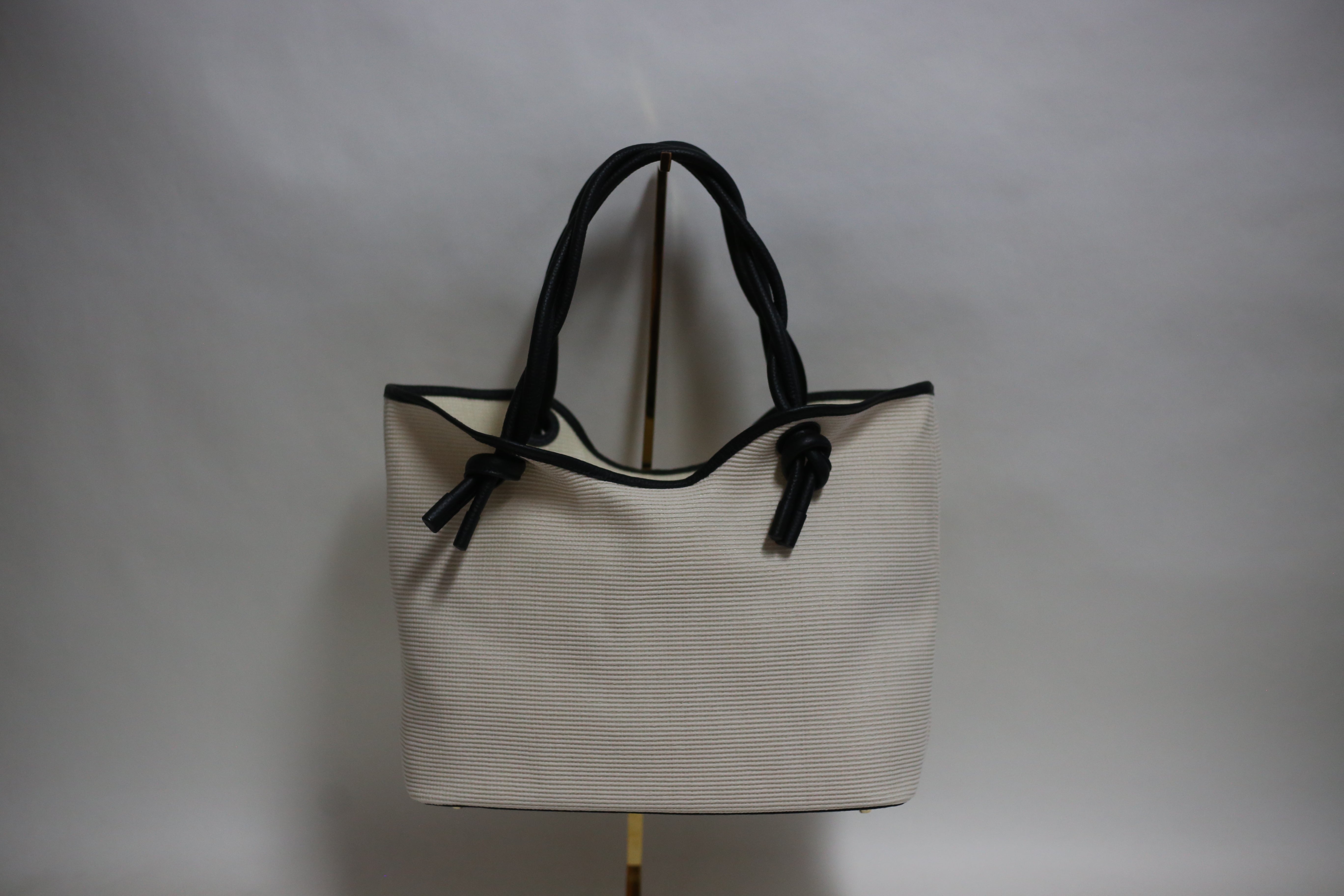 Twisted Tote