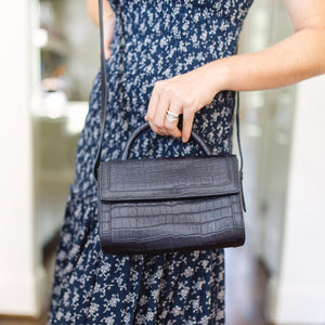 The Structured Bucket Bag – Neely & Chloe
