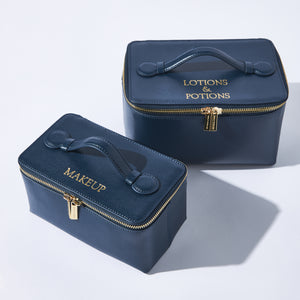 Vanity case Louis Vuitton Leather ref.104240 - Joli Closet